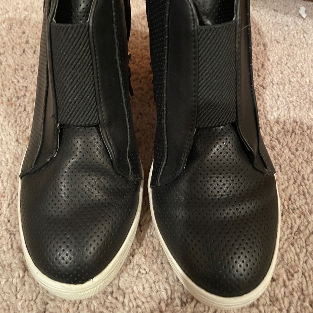 Mia Wedge sneakers